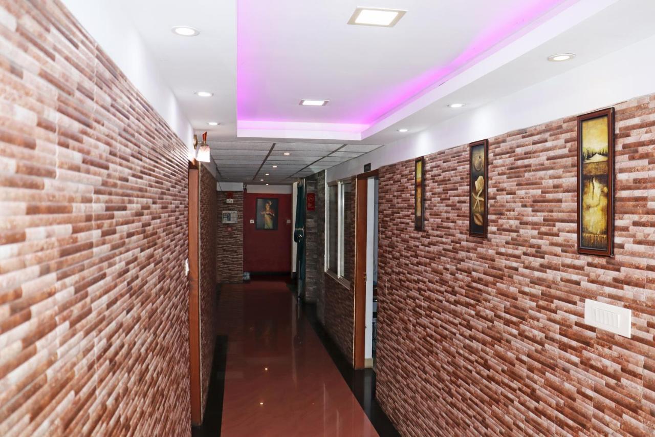 特里凡得琅 Uthradam Towers酒店 外观 照片